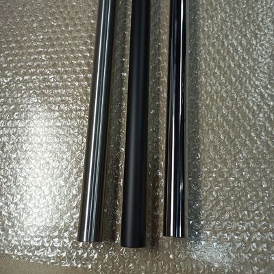 Porta scorrevole con tubo in acciaio inossidabile di diametro 25 mm e elevata resistenza alla corrosione