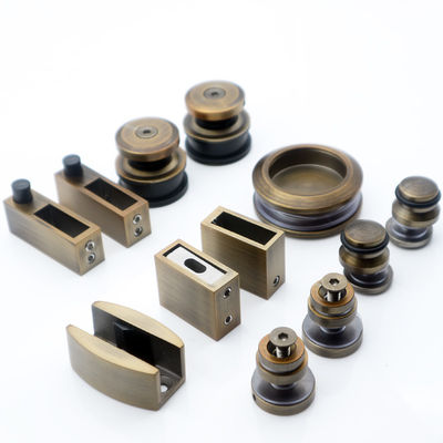 Scarica la tua porta della doccia senza sforzo con il nostro elegante hardware scorrevole in acciaio inox