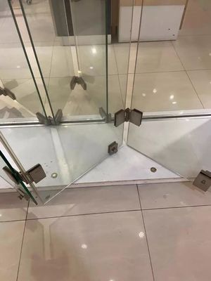 Fabbricazione di vetro in lega di zinco Sliding Folding Frameless Glass Systems Interior Bifold Door