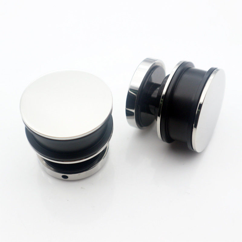 Porta scorrevole e kit hardware in finitura Stain/Mirror/Polish per lo stile aperto